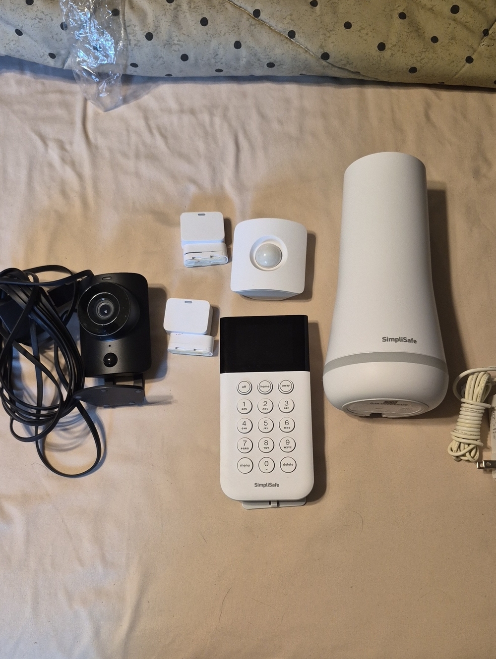 SimpliSafe White Security Hub, Keypad, Camera & Sensors